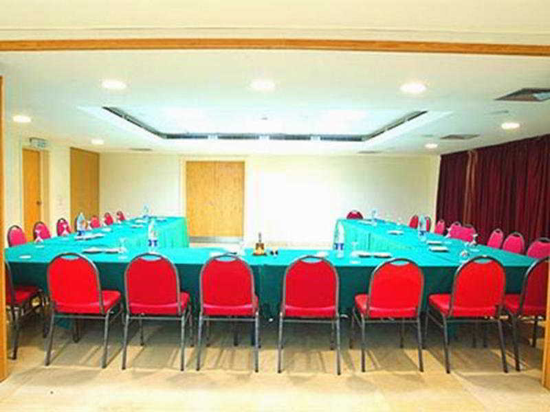 Quality Inn Tripoli Exterior foto